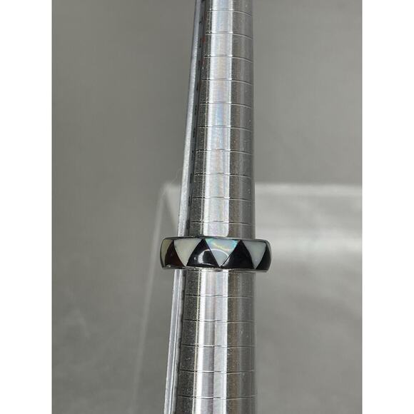 Vintage Sterling Silver Mother of Pearl Onyx Band Ring Navajo Size 5.75-6 - Picture 3 of 4